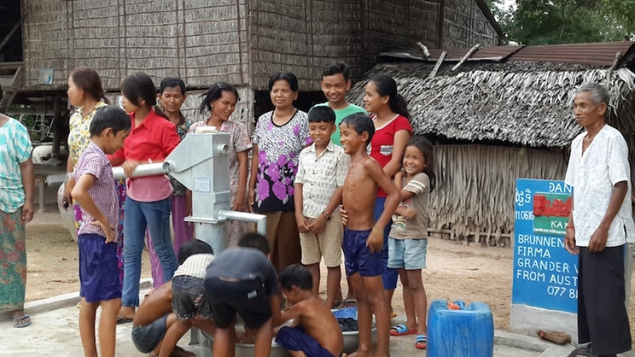 The well financed by GRANDER - number 208 - was erected this summer in the village of Ta Yeung in the area of Som Raung.