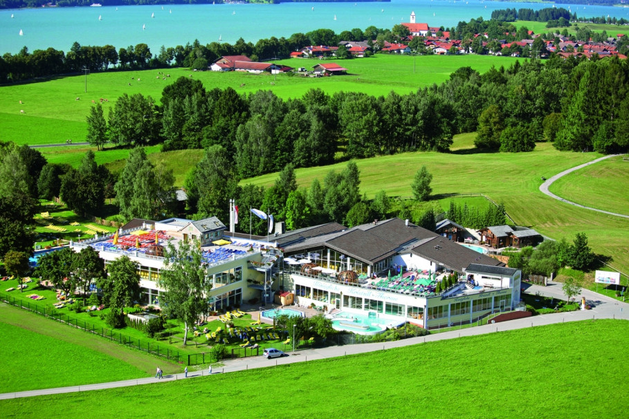 Vue aérienne des Kristall-Therme de Schwangau