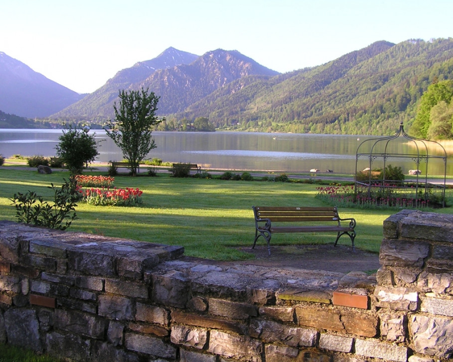 Cafe Milchhaeusl - Energy Pit Stop at Lake Schlier at the entrance to Munich