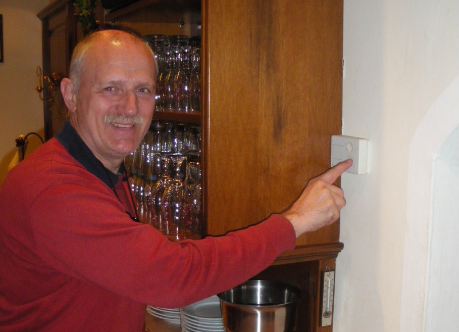 Mr Hauer de l&#039;hotel Tirolerhof  a pu descendre son thermostat de 2°C grâce à GRANDER® ...