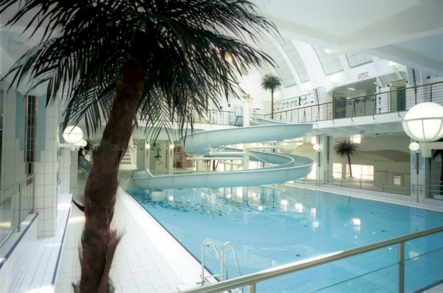 Piscine municipale de Mödling : piscine Art nouveau avec beaucoup de high tech