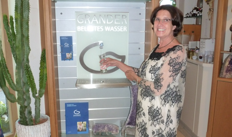 GRANDER Drinking Fountain at St. Georg Pharmacy in Parkstetten