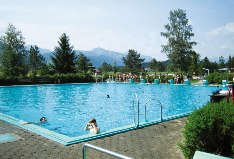 Piscine naturelle alpine de Trauchgau : baignade panoramique