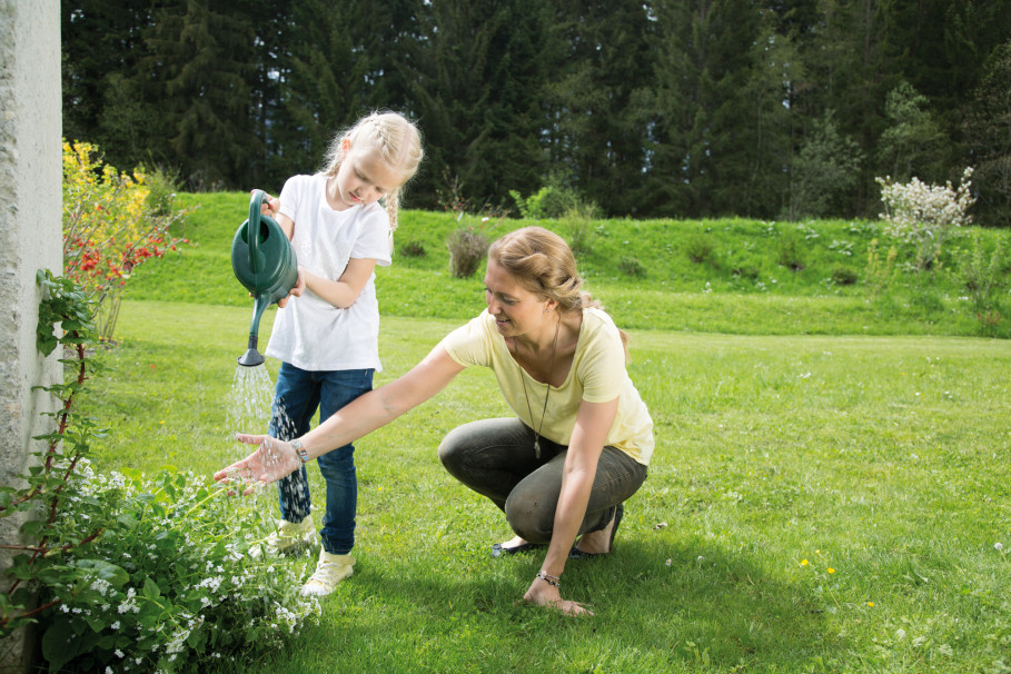 Wasser, das den Garten aufblühen lässt